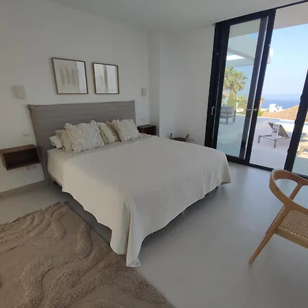 Sunset Villa *